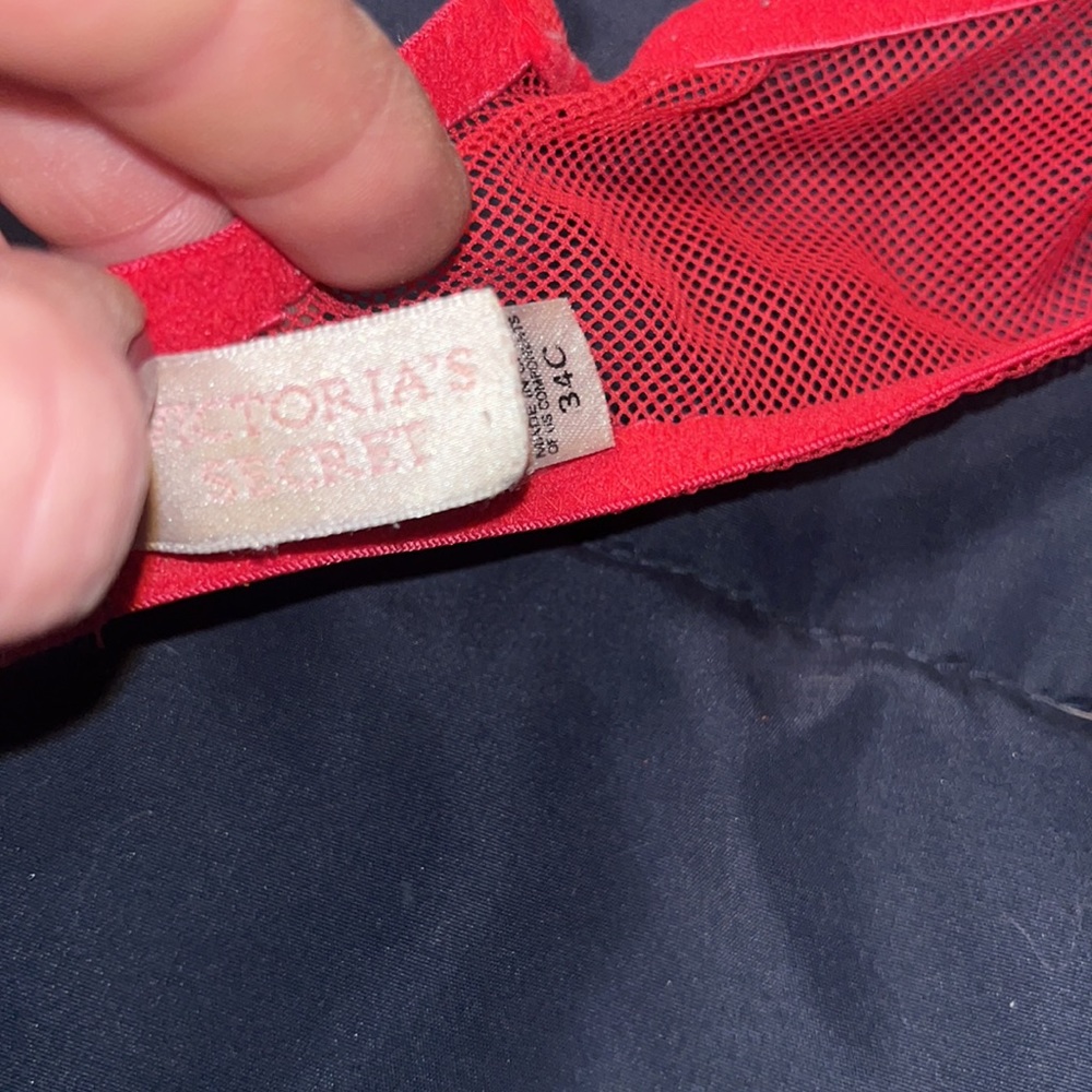 Victoria Secret red bra - Picture 4 of 4